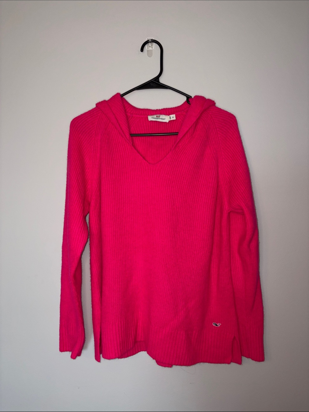 Vineyard Vines Women’s V-Neck Hooded Sweater in Hot Pink Medium